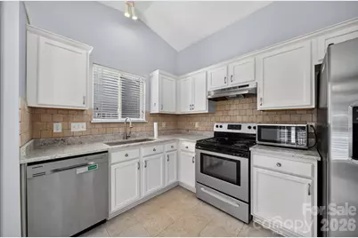 9041 Foggy Meadow Drive, Charlotte, NC 28269 - Photo 10