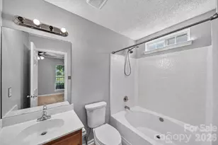 9041 Foggy Meadow Rd, Charlotte, NC 28269 - Photo 14