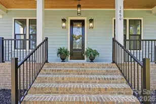 1860 Twin Lakes Rd, Rock Hill, SC 29732 - Photo 2