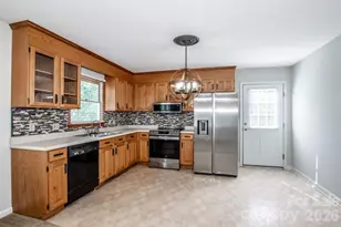 612 Sharon Dr, Statesville, NC 28625 - Photo 6