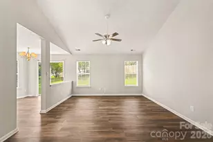 104 S Willow Ct, Mount Holly, NC 28120 - Photo 4
