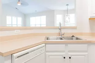 6716 Mallard Park Dr, Charlotte, NC 28262 - Photo 8