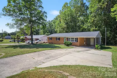 829 Vancouver Lane, Gastonia, NC 28052 - Photo 2