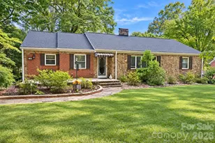 609 1st Ave N, Conover, NC 28613 - Photo 1