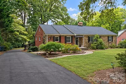 609 1st Avenue N, Conover, NC 28613 - Photo 2
