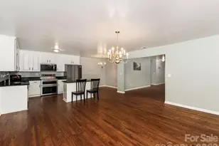6238 King George Dr, Charlotte, NC 28213 - Photo 16