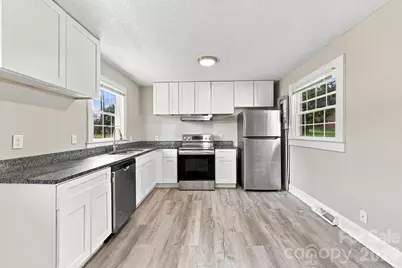 909 Rhode Island Avenue, Kannapolis, NC 28083 - Photo 10