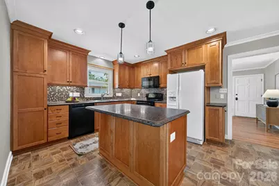 7601 Woodstream Drive, Charlotte, NC 28210 - Photo 6