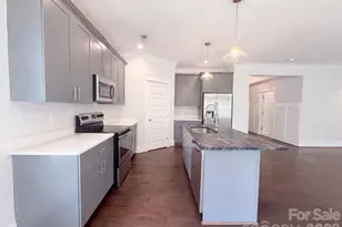 102 Sweet Oaks Ln, Statesville, NC 28677 - Photo 2
