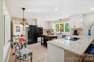 211 Lamplighter Ln, Mount Holly, NC 28120 - Photo 4