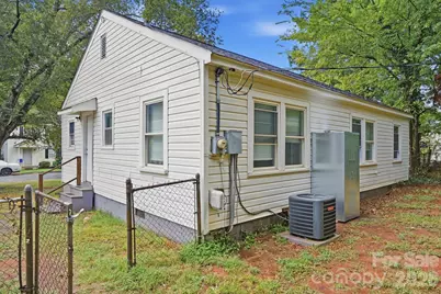 2955 Amay James Avenue, Charlotte, NC 28208 - Photo 28
