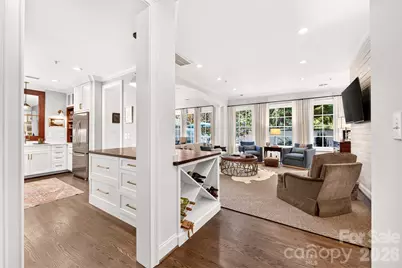 318 Wendover Heights Circle, Charlotte, NC 28211 - Photo 6