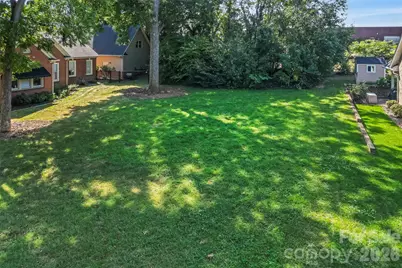521 1st Avenue NW, Hickory, NC 28601 - Photo 2