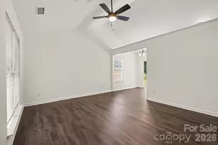 5718 Kirkdale Ct, Charlotte, NC 28208 - Photo 4