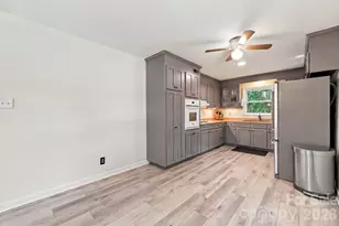 912 Tally Ho Ct, Charlotte, NC 28212 - Photo 12