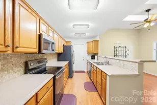 310 Robertson St, Burnsville, NC 28714 - Photo 6
