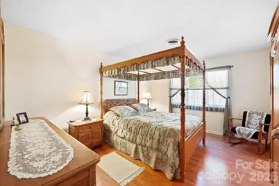 310 Robertson Street, Burnsville, NC 28714 - Photo 14