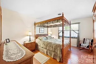 310 Robertson St, Burnsville, NC 28714 - Photo 14