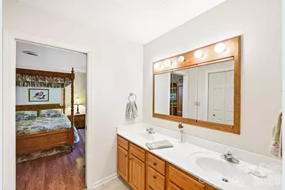 310 Robertson Street, Burnsville, NC 28714 - Photo 18