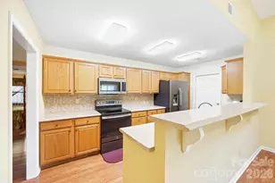 310 Robertson St, Burnsville, NC 28714 - Photo 8