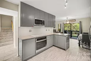 6612 Point Comfort Ln, Charlotte, NC 28226 - Photo 2