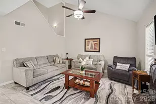 6612 Point Comfort Ln, Charlotte, NC 28226 - Photo 6