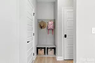 437 Nash St, Fort Mill, SC 29715 - Photo 2