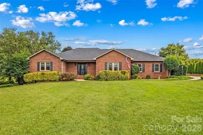 110 Dobbs Drive, Statesville, NC 28625 - Photo 2