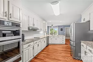 110 Dobbs Dr, Statesville, NC 28625 - Photo 16