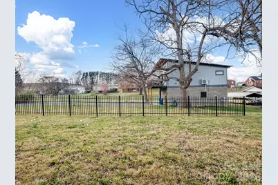 61 27th Street NW, Hickory, NC 28601 - Photo 24