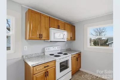 61 27th Street NW, Hickory, NC 28601 - Photo 6