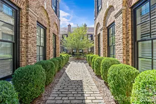 122 Cottage Pl, Charlotte, NC 28207 - Photo 2
