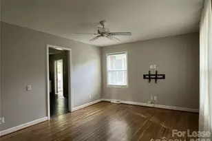 4024 Abbeydale Dr, Charlotte, NC 28205 - Photo 4