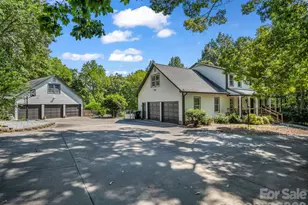 215 Hillcrest Dr, Columbus, NC 28722 - Photo 2