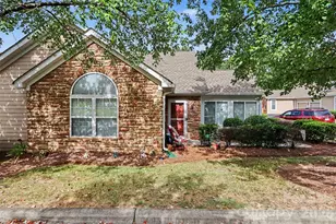 6809 Ledgestone Pl, Charlotte, NC 28227 - Photo 2