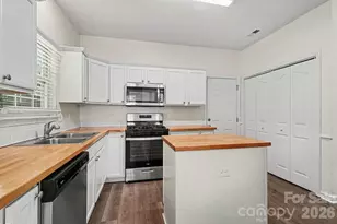3404 Passour Ridge Ln, Charlotte, NC 28269 - Photo 8