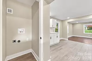 314 Rockyford St, Morganton, NC 28655 - Photo 10