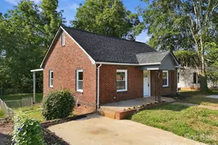 314 Rockyford St, Morganton, NC 28655 - Photo 2