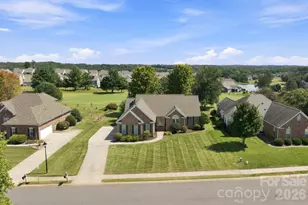 137 Fox Den Cir, Statesville, NC 28677 - Photo 2