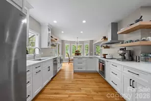 113 Laura Trce, Hendersonville, NC 28792 - Photo 2