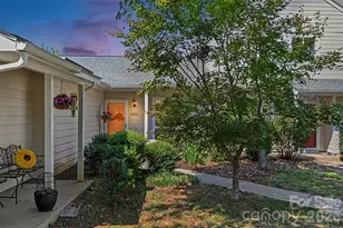 9014 McAlpine Cove Ct, Charlotte, NC 28270 - Photo 2