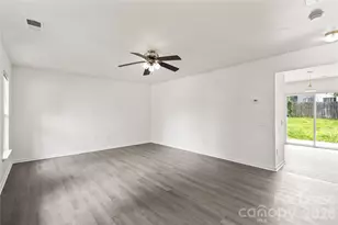 2724 Mulberry Pond Dr, Charlotte, NC 28208 - Photo 4