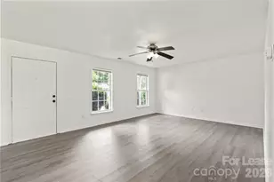 2724 Mulberry Pond Dr, Charlotte, NC 28208 - Photo 2