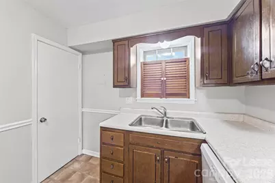 5805 Hunting Ridge Lane #H, Charlotte, NC 28212 - Photo 12