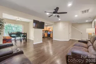 1605 Crandon Dr, Charlotte, NC 28216 - Photo 4