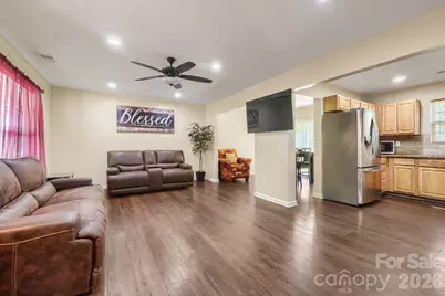 1605 Crandon Drive, Charlotte, NC 28216 - Photo 2