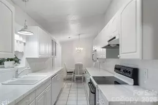 477 14th Ave Dr NE, Hickory, NC 28601 - Photo 10