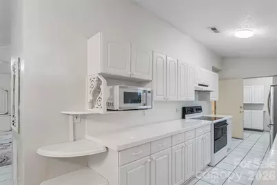 477 14th Avenue Drive NE, Hickory, NC 28601 - Photo 8