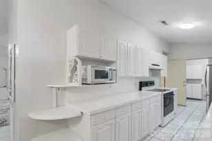 477 14th Ave Dr NE, Hickory, NC 28601 - Photo 8