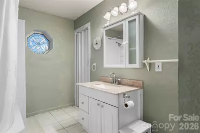 477 14th Avenue Drive NE, Hickory, NC 28601 - Photo 12